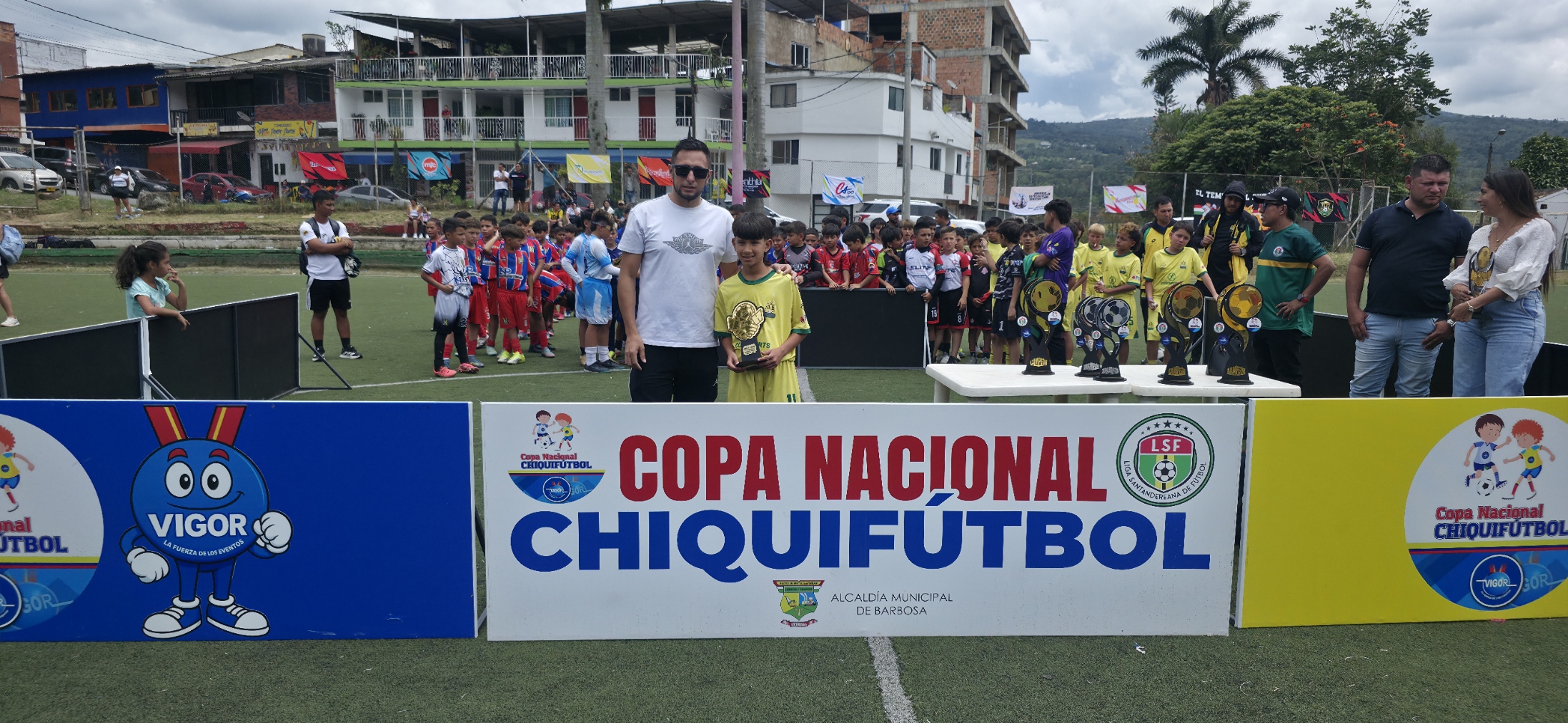 Atlético Bucaramaga recibió la distinción de Juego Limpio que lo acredita como primer clasificado a la gran final departamental de la Chiquifútbol en 2027.