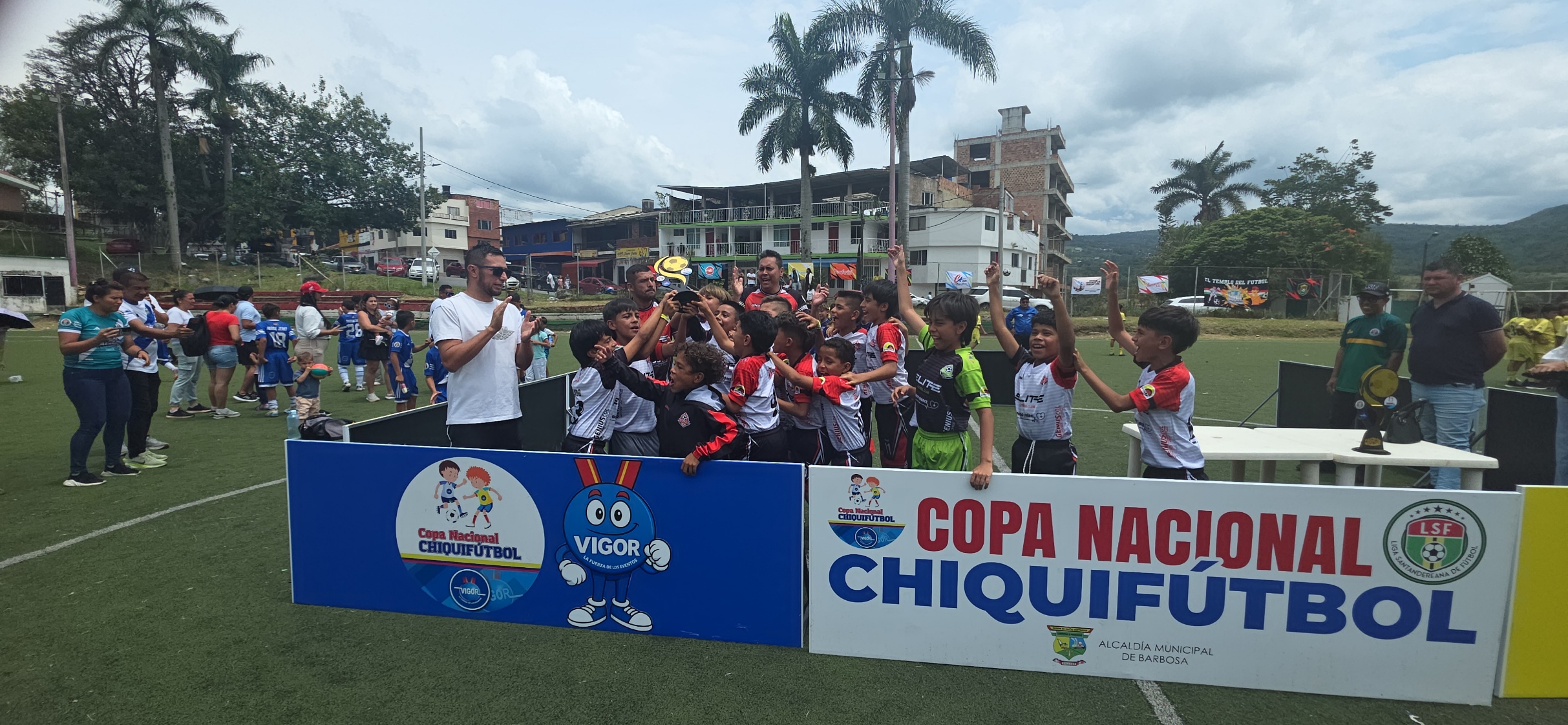 Élite SM, clasificado a la gran final Nacional de la Chiquifútbol.